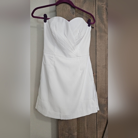 LILLY PULTIZER Kylo Strapless Skirted Romper In White. Size 2 NWT - Picture 7 of 16